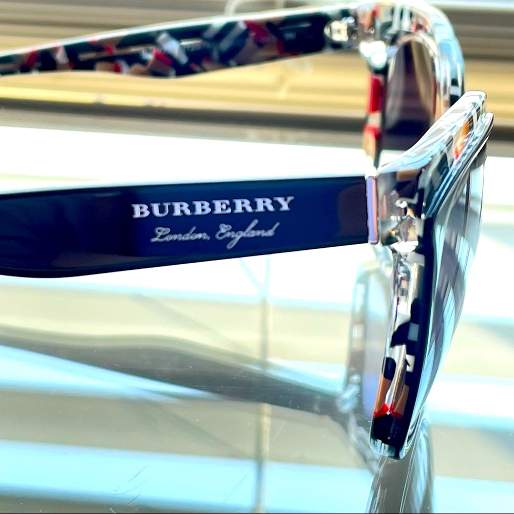 NWT Burberry Sunglasses - Picture 8 of 13